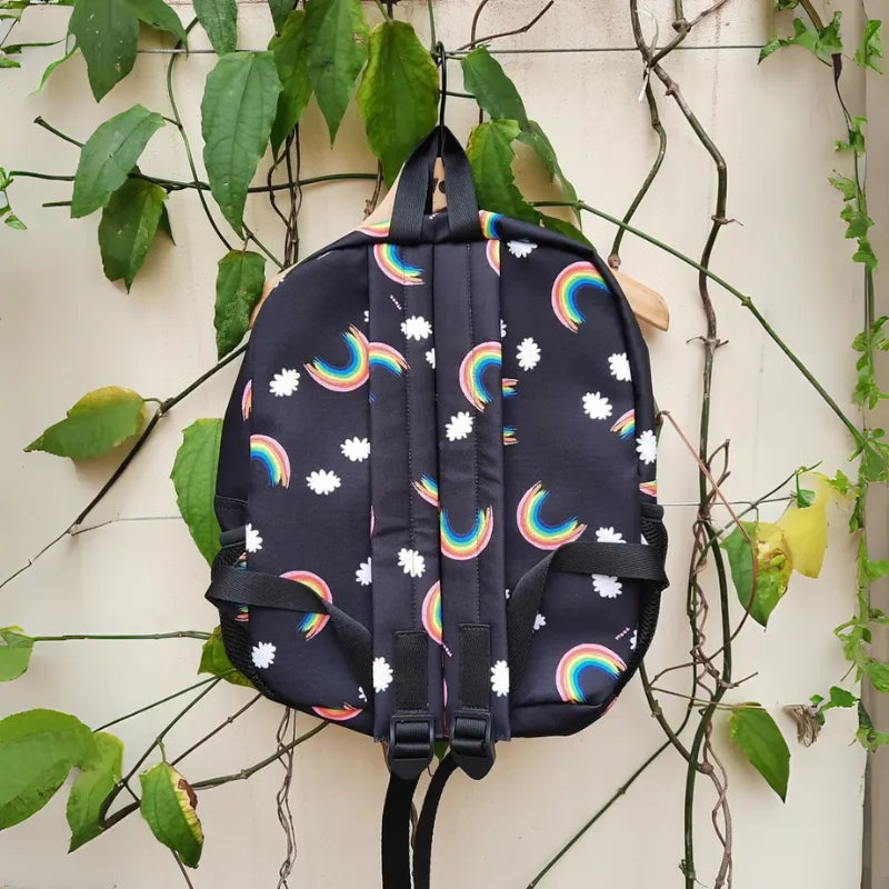 Mochila-Grande-Arco-Íris-Preto